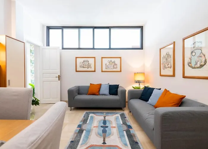 2 Bedrooms Penthouse In The City Center