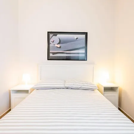 2 Bedrooms Penthouse In The City Center Bari Exterior foto