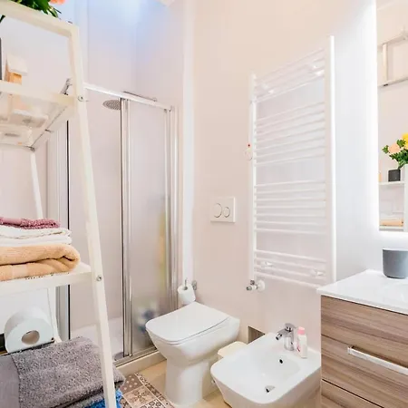 2 Bedrooms Penthouse In The City Center Bari Exterior foto